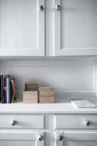 The Ultimate Guide to Choosing Off White Cabinets for Your Home ( Badger Cabinets)